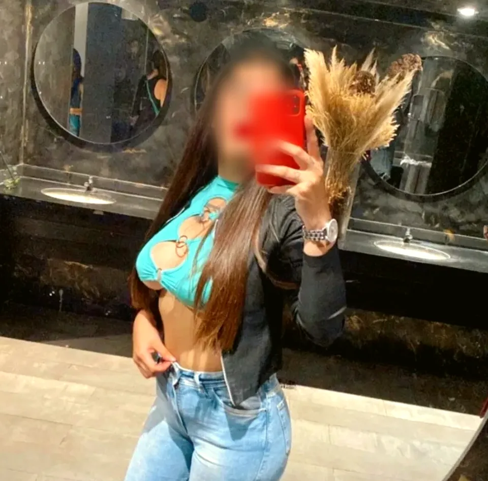 Emilia, 35