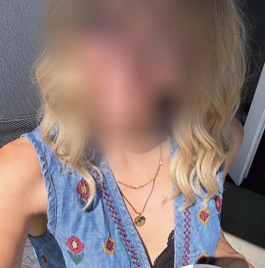 Emma, 26