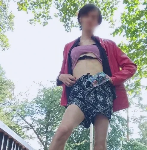 Jasmin, 22
