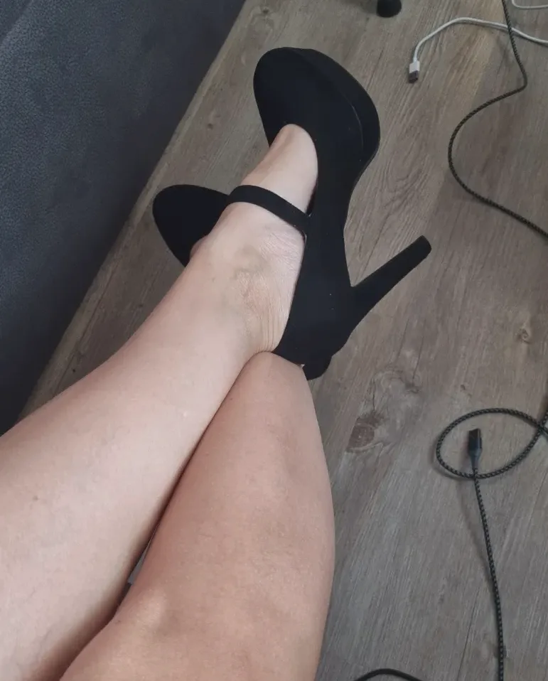 Leonie, 38