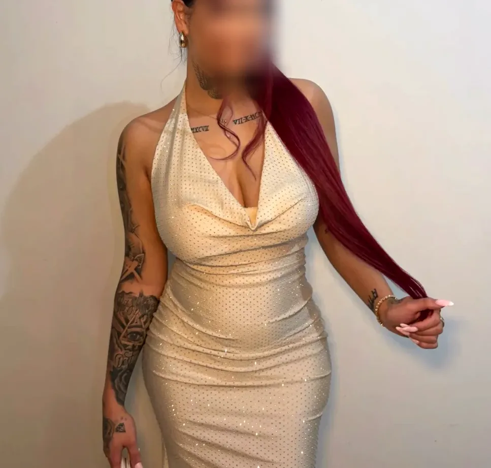 Leonie, 22