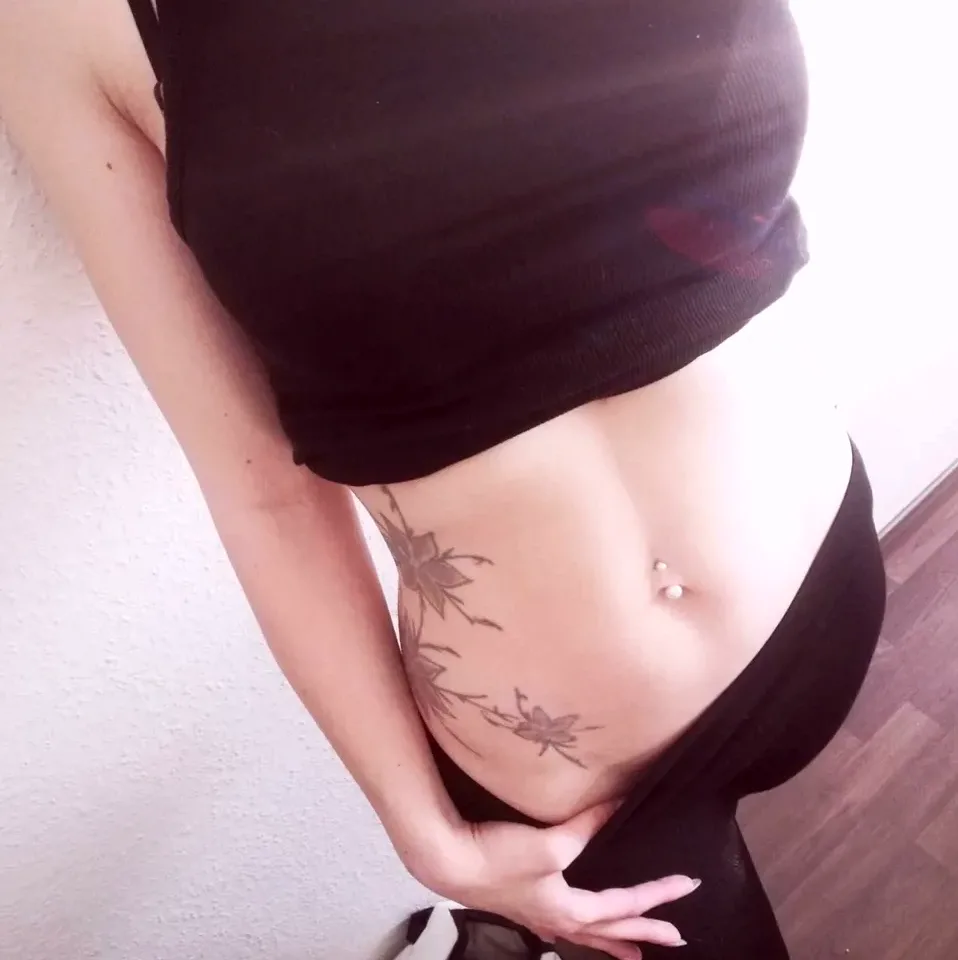 Lilly, 34