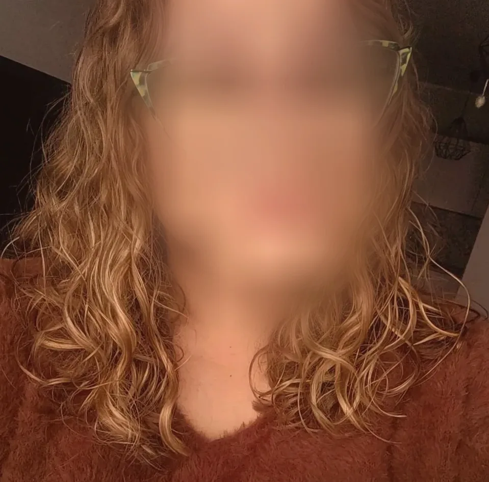 Merve, 29