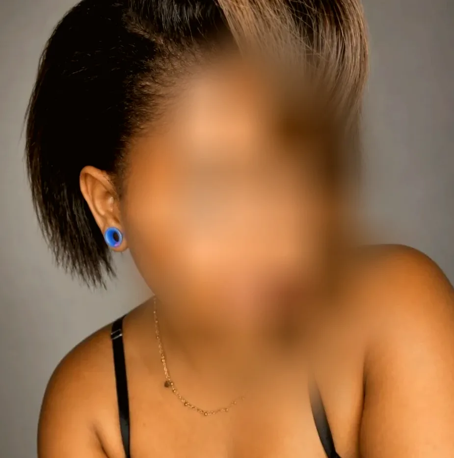 Rebecca, 29