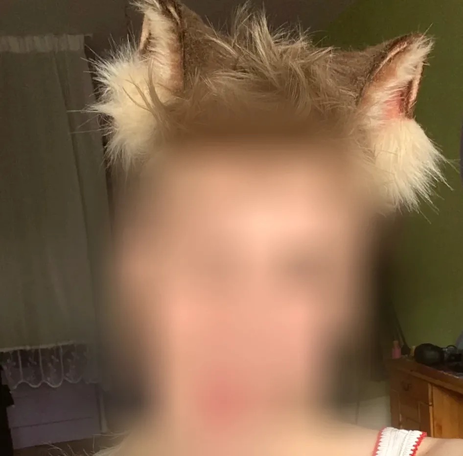 Sarah, 23