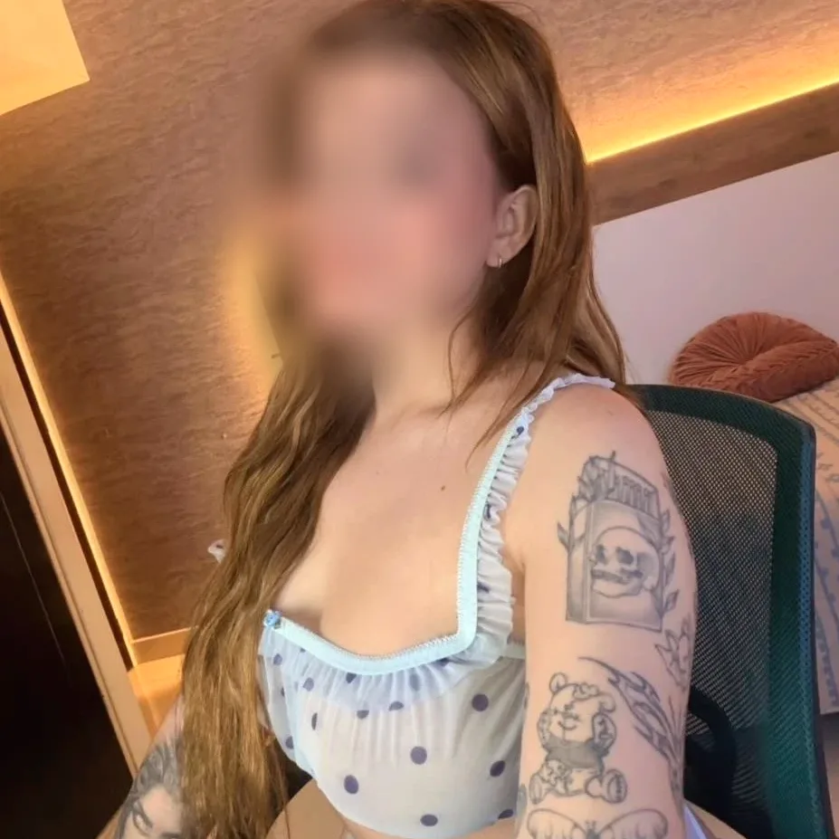 Simone, 21