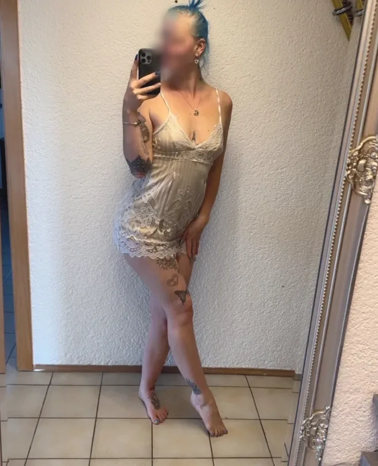 Theresa, 25